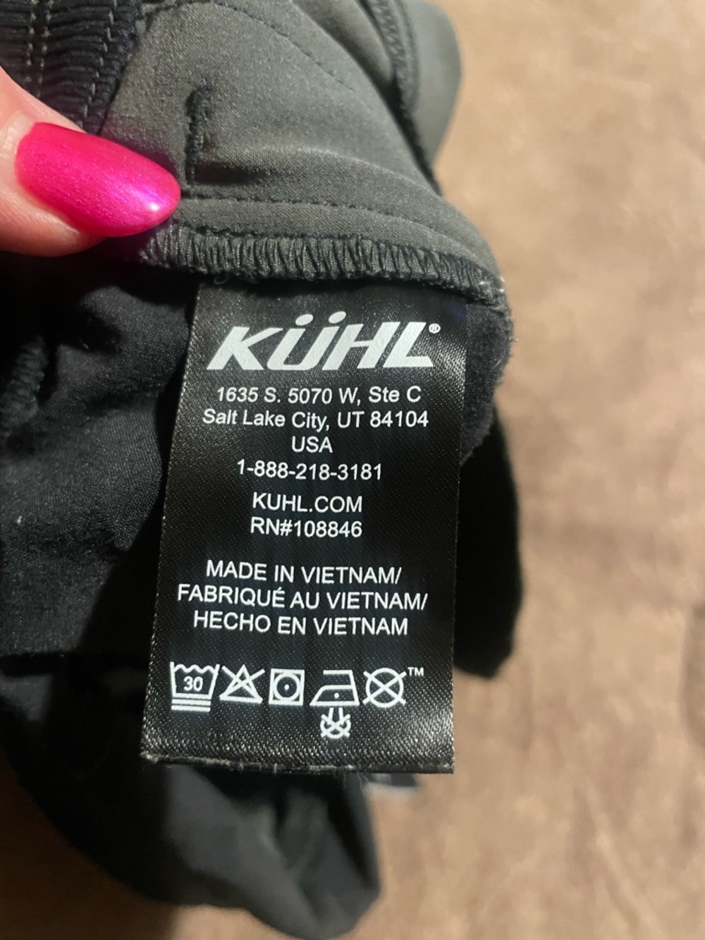 Kuhl Men's Black Athletic Shorts. - Picture 6 of 7